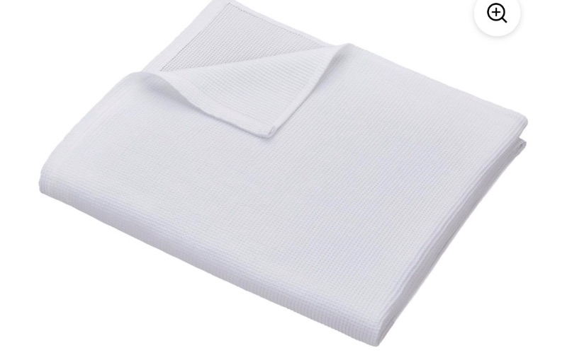 hometrends Waffle Weave Blanket sold price at auction in Canada