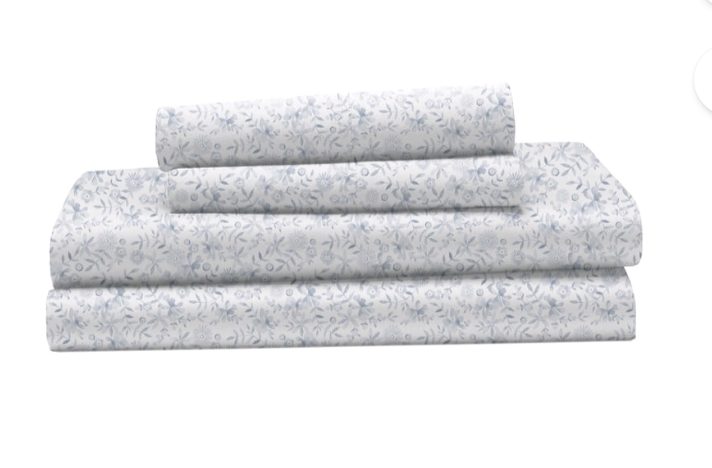 Hometrends 400 Thread Count 100% Cotton Sheet Set - Sateen sold price at auction in Canada