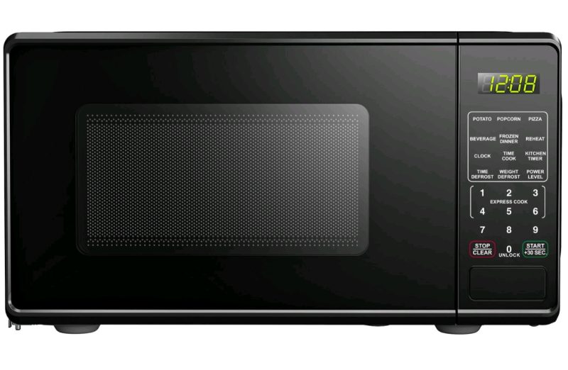 Mainstays 0.7 Cu ft Countertop Microwave Oven, 700 Watts sold price at auction in Canada