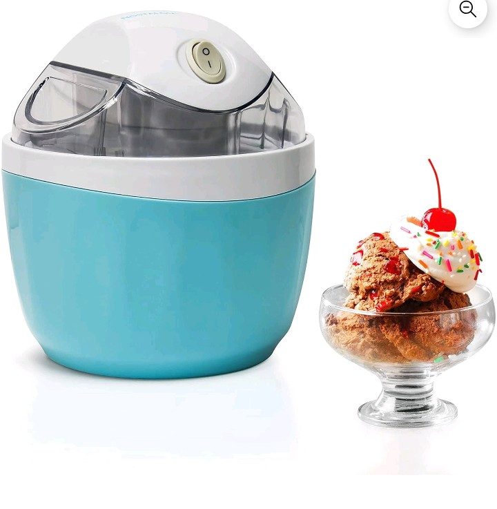 Nostalgia 1-Quart Electric Ice Cream Maker sold price at auction in Canada