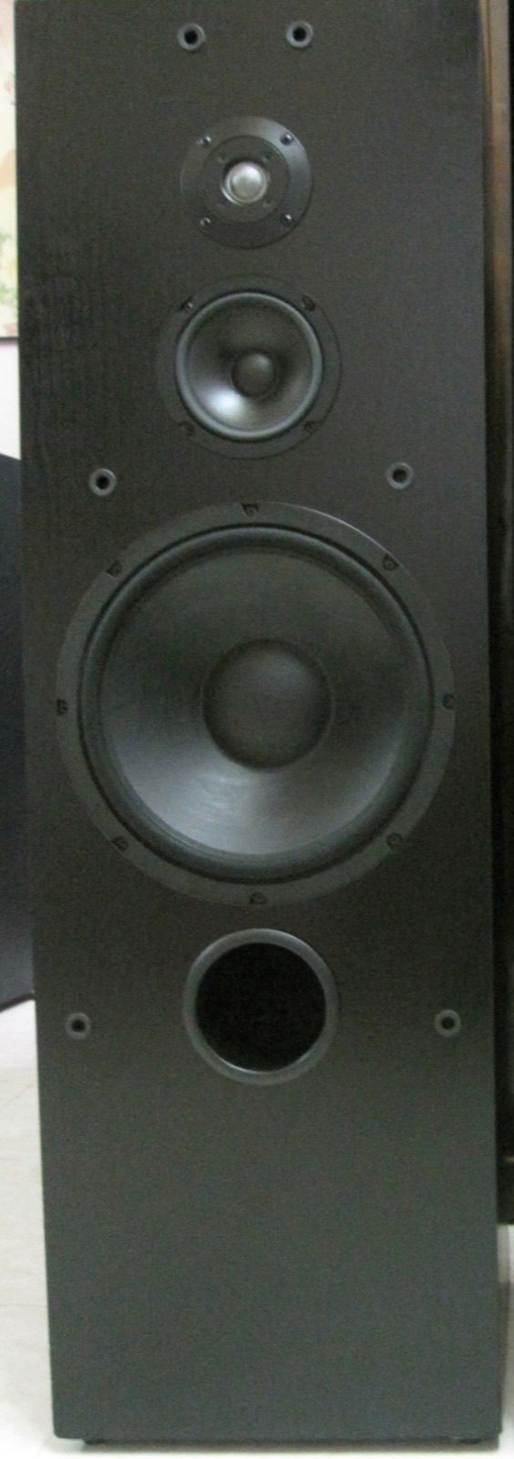 JBL speaker sold for $85 at auction (list price $1,399)